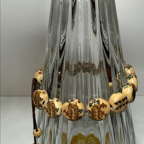 Adjustable Tan Beaded Bracelet with Intricate Chinese calligraphy friendship - Picture 9 of 9